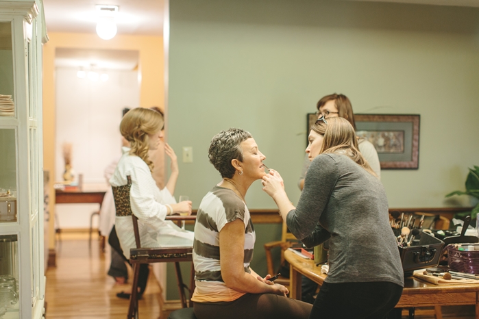 1LADIES getting ready-62-085